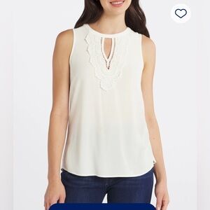 DANIEL RAINN
Quin Keyhole Crochet Blouse